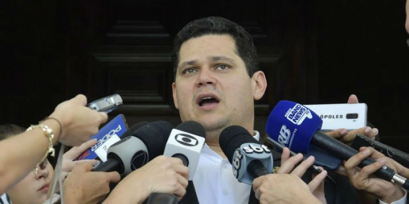 Alcolumbre: governo e partidos devem dialogar para aprovar Previdência