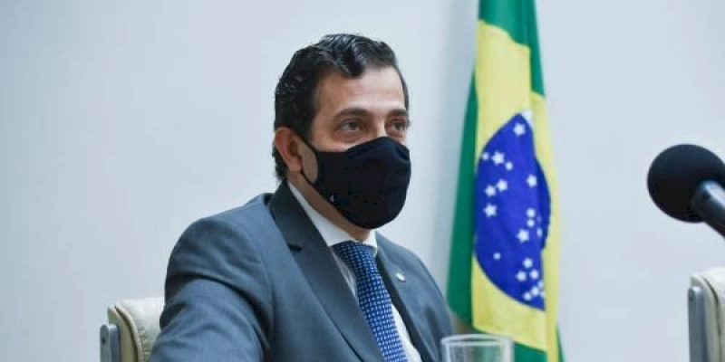 Gervásio antecipa voto favorável ao piso salarial nacional da enfermagem