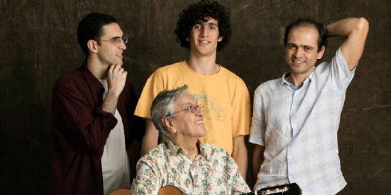 Caetano e filhos regravam música de Gilberto Gil em novo disco; Veja