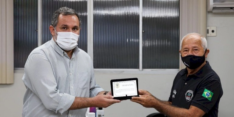 Delegacia-Geral homenageia policial de 70 anos ainda em atividade: “Ele nunca recusou uma missão”