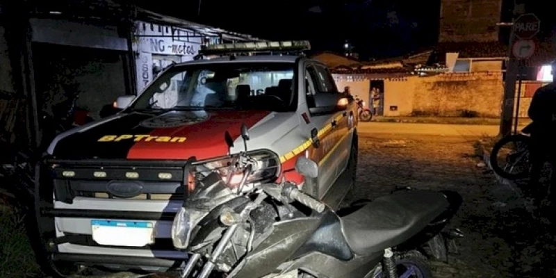 Moto roubada é recuperada pela Polícia Militar, durante abordagem, na Paraíba