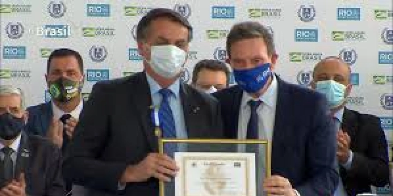 Bolsonaro inaugura escola cívico-militar no Rio