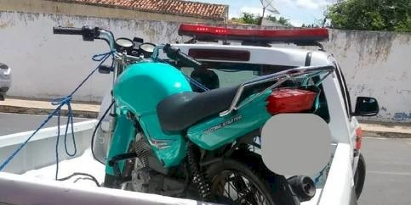 Polícia Militar recupera motocicleta com restrição de furto/roubo, no Sertão