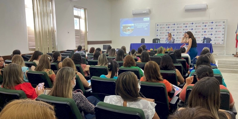 SES qualifica profissionais de saúde sobre coleta do exame preventivo do câncer de colo de útero