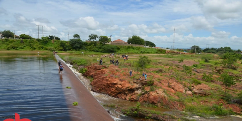 14 reservatórios sangrando; Açude São Gonçalo, em Sousa transborda após 9 anos