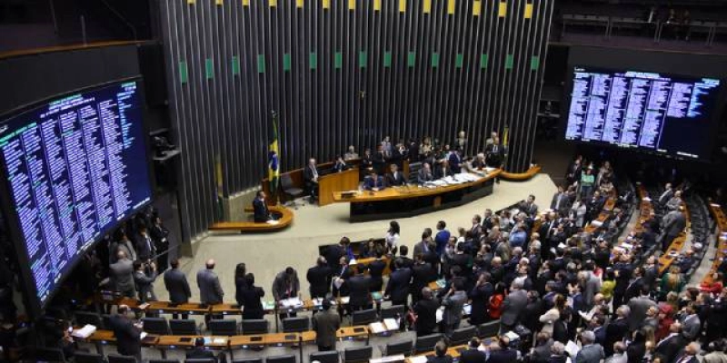 Projeto que aguarda votação no Plenário da Câmara pode facilitar concessões em municípios pequenos