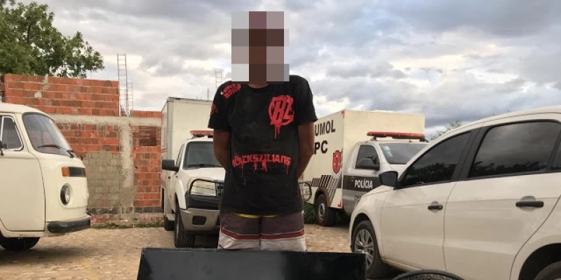 Polícia Militar prende homem em flagrante e recupera objetos furtados de residência em Cajazeiras
