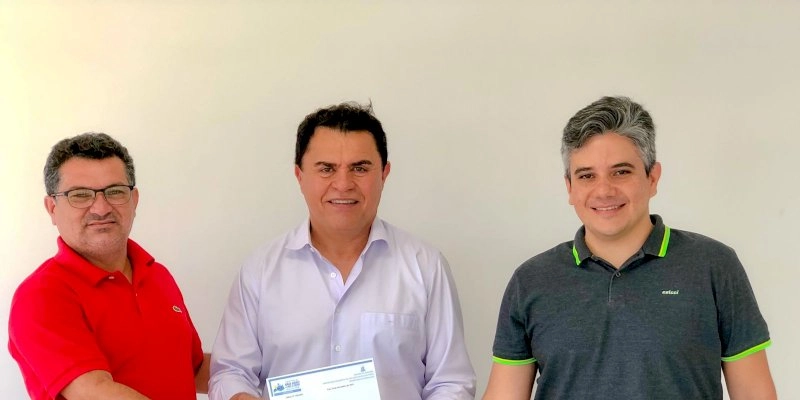 Ao lado de Luiz Claudino, Wilson Santiago comemora nova creche para São João do Rio do Peixe