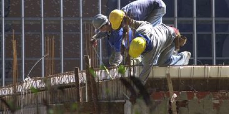 Confiança do empresário da construção sobe 2,6 pontos em julho
