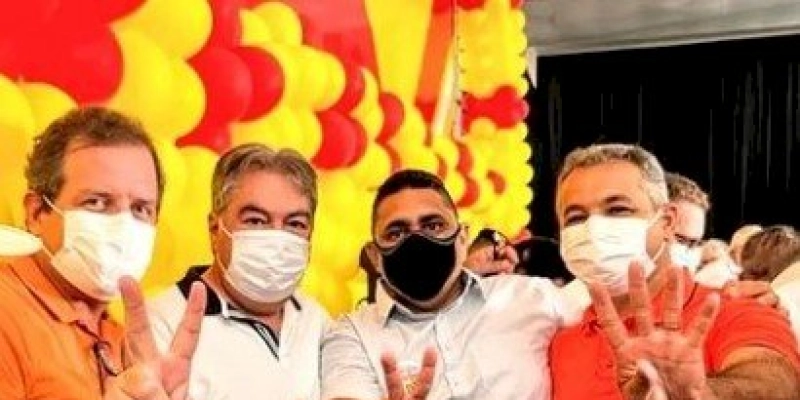 Prefeito João Neto diz que esteve no grande evento da democracia a filiação de Azevêdo ao PSB 