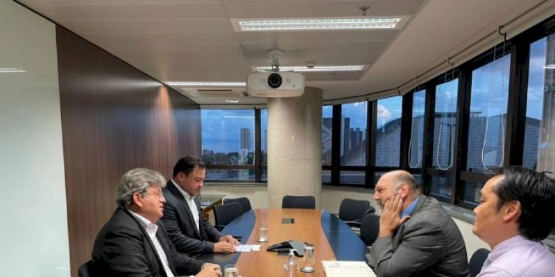 João Azevêdo se reúne com representantes do Brics e instituição financeira disponibiliza linha de crédito à Paraíba
