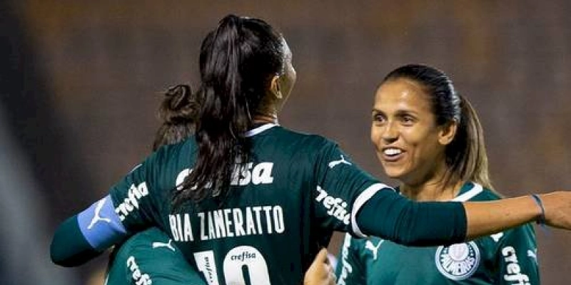 Palmeiras vence Flamengo para assumir liderança do Brasileiro Feminino