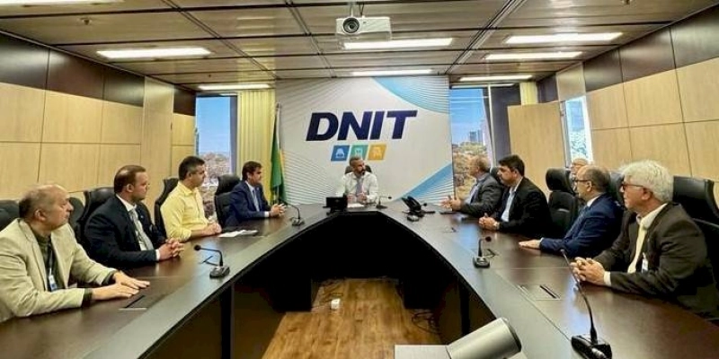 Seplan propõe fortalecer parcerias com universidades e discute com o Dnit intervenção na BR-230