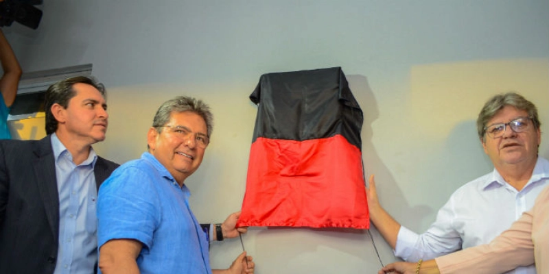 Adriano Galdino participa de entrega de Unidade de Polícia Solidária em João Pessoa