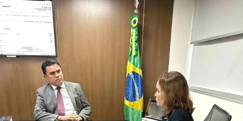 Deputado Wilson Santiago vai ao FNDE e reivindica recursos para municípios da Paraíba
