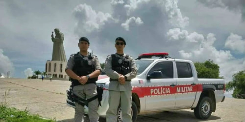 Policiais prendem homem acusado de agredir jovem grávida e apreendem menor com drogas 