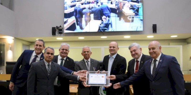 ALPB concede Medalha e Título de Cidadão Paraibano a Cel. Carlos Alberto, propostos por Bosco Carneiro e Cabo Gilberto