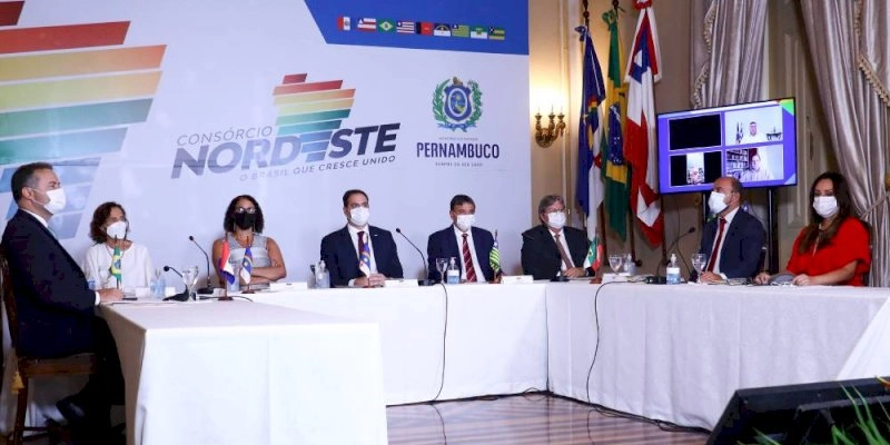 João Azevêdo participa da posse de Paulo Câmara como presidente do Consórcio Nordeste