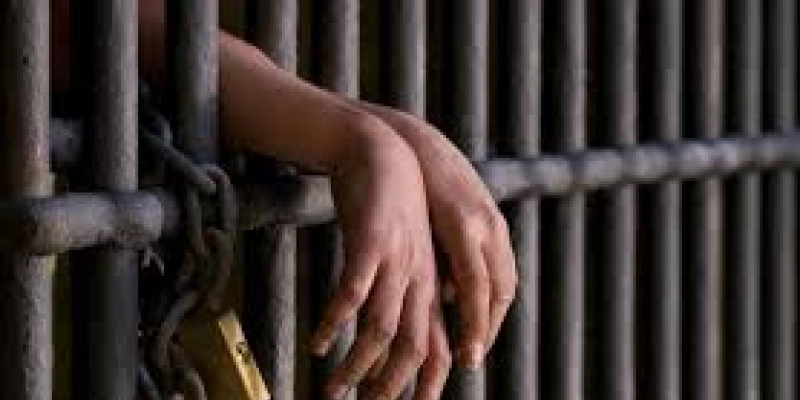 Projeto que obriga detento a pagar despesas na prisão avança no Senado