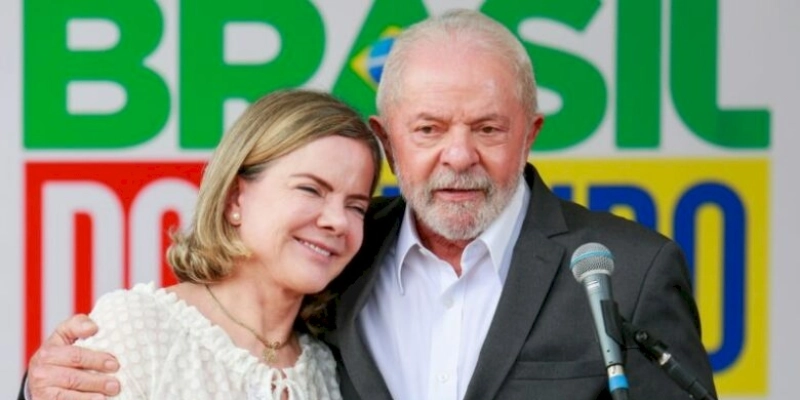 Se não fosse Flávio Dino, Gleisi Hoffmann seria a indicada ao STF