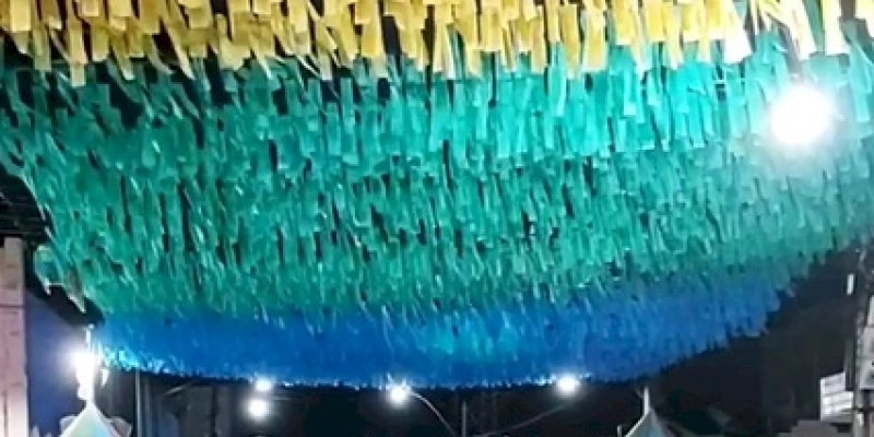 I Arraiá do Canto de Aparecida é encerrado com apresentações de quadrilhas e muito arrasta-pé, na praça João Vital, Centro da cidade 