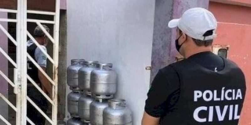 Operação conjunta prende três pessoas e apreende 94 botijões de gás vendidos de forma clandestina