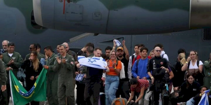 “Parecia cidade fantasma”, contam brasileiros que chegaram de Israel