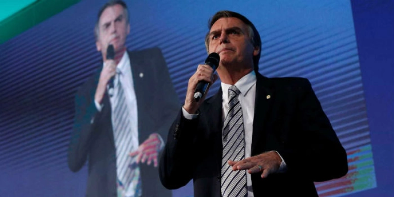 Bolsonaro culpa agenda e recusa convite para participar de sabatina