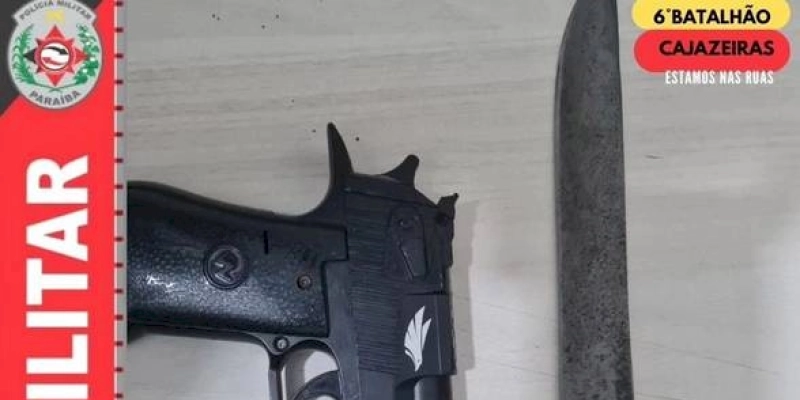 Menores são flagrados com arma branca e simulacro de arma de fogo em Cajazeiras