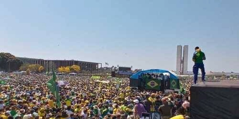 7 DE SETEMBRO: Bolsonaro discursa para milhares de manifestantes na Esplanada