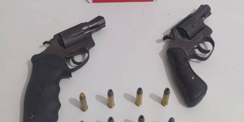 Operação Dia das Mães: PM prende suspeitos e apreende duas armas de fogo