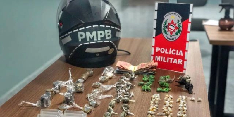 Polícia prende acusado de roubo e homem que movimentava tráfico