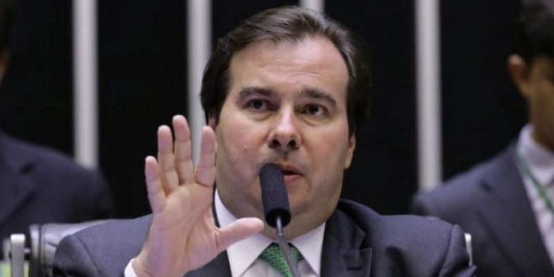 Não há conflito entre Senado e Câmara, diz Maia sobre pacote anticrime