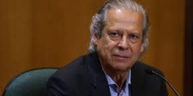Sérgio Moro ordena leilão de quatro imóveis de José Dirceu