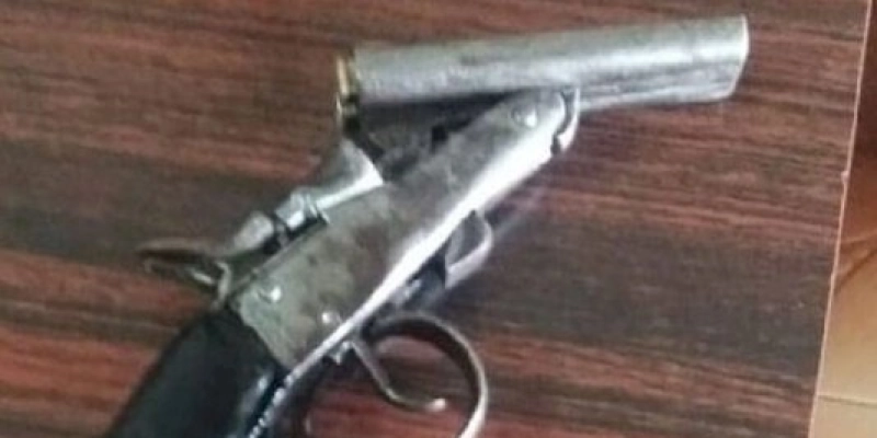 Homem tenta matar mulher a tiros durante bebedeira na cidade de Coremas; entenda 