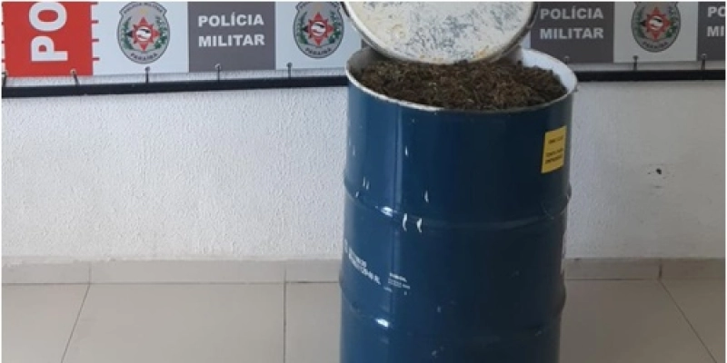 Polícia apreende cerca de 60 quilos de drogas escondidos em um tambor
