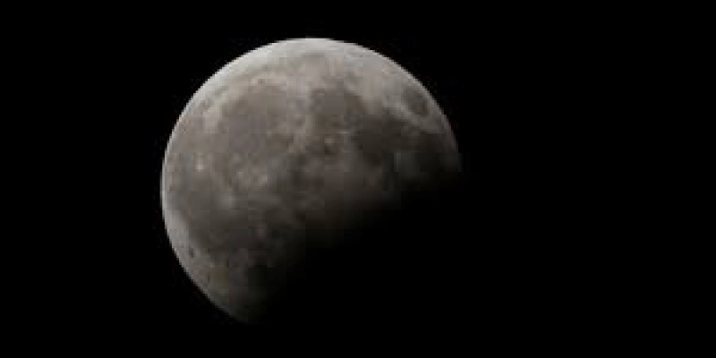 Eclipse parcial da Lua poderá ser visto em todo o Brasil; veja os horários