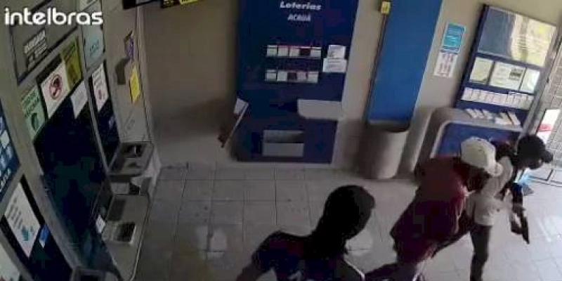 Clientes ficam na mira de armas de fogo durante assaltos a Lotérica e Farmácia em Aparecida; vídeo