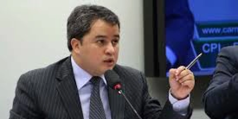 Deputado Efraim diz que vai fortalecer o DEM em Sousa, e que não tem que dá satisfação a oposição 