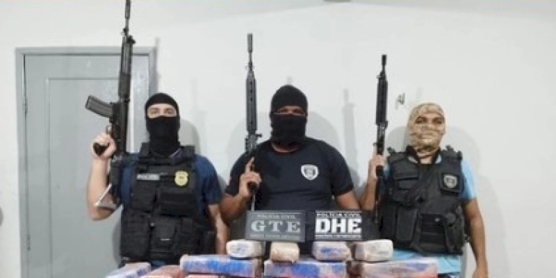 Jovem é preso e grande quantidade de maconha é apreendida em ação da DHE de Patos 