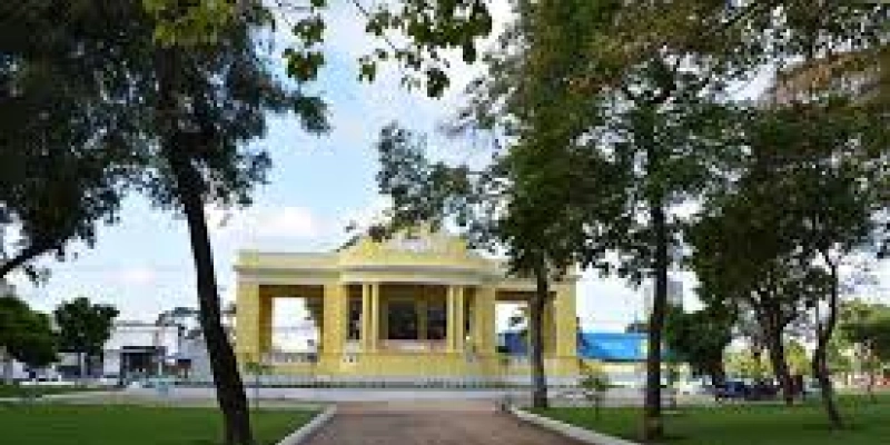 Fulô de Mussambê se apresenta na Praça Rio Branco no encerramento do Sabadinho Bom Junino 