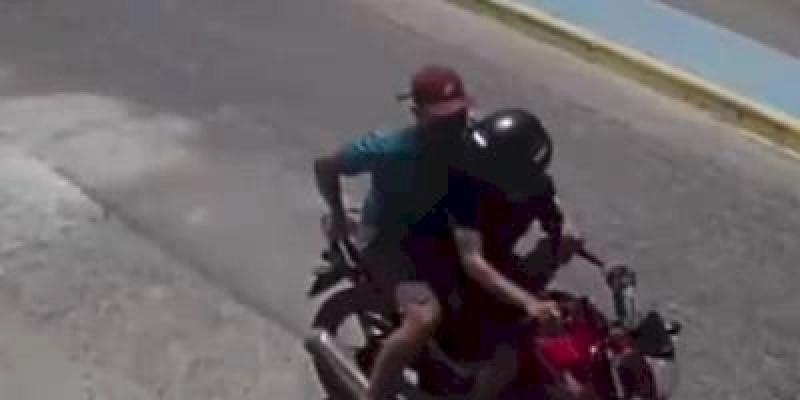 Mulher é assaltada, próximo a Delegacia, nesta terça, em Sousa; vídeo