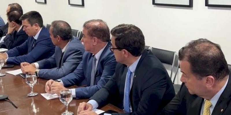 Gervásio Maia participa de reunião com os ministros da Casa Civil e da SRI