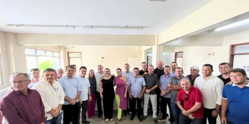 Ao lado de seis prefeitos do Alto Sertão, deputado Wilson Santiago visita Hospital Regional de Cajazeiras