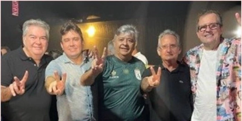Encontro com João Azevedo não aparece ‘fumaça branca’, e conclave tem novo prazo para definir vice com Helder