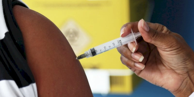 MP pede informações sobre dose de reforço da vacina contra covid e apoio contra subnotificação