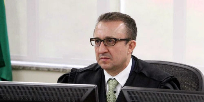 Quem é Rogério Favreto, o desembargador que mandou soltar Lula