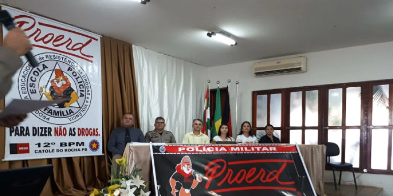 Proerd realiza formatura e certifica alunos do 5º ano da Escola Antônio Gomes, em Catolé do Rocha-PB