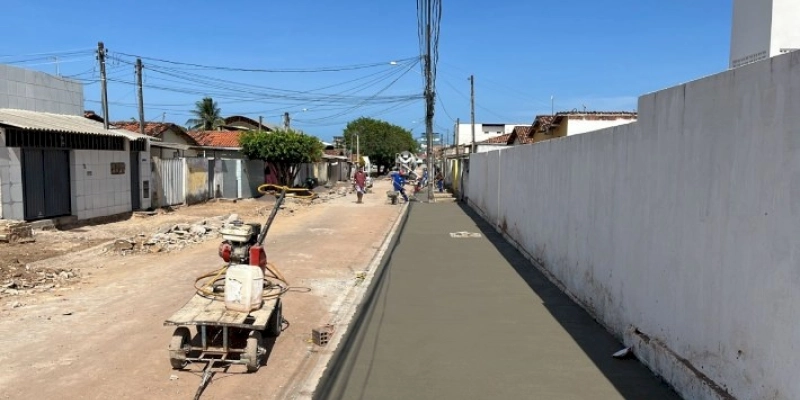 Prefeitura tem maior programa de pavimentação da história e calçadas ganham modelo de acessibilidade