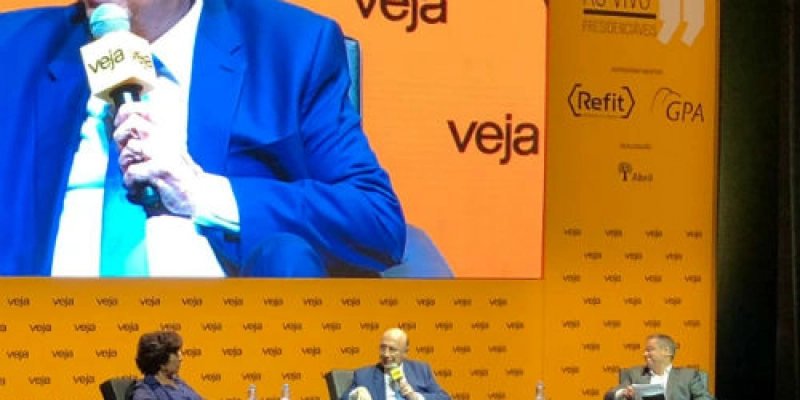 Meirelles classifica campanha do PT como radical e diz que Haddad só cumpre ordens de Lula